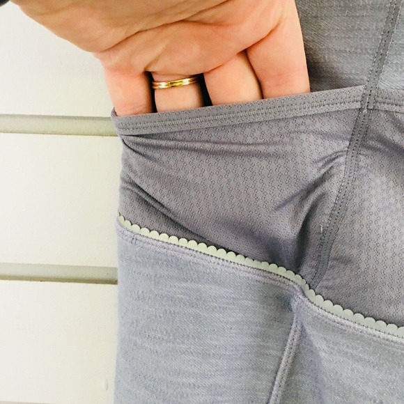 Womens 6 Lululemon Ride On Leggings Gray Capri Slub Knit Button Cuff‎ Reflective - Picture 11 of 11